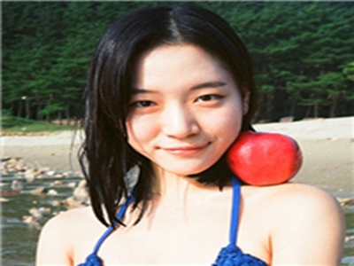 日韓tickle撓乳拷問—VK,短視頻新玩法，明星撓乳游戲引關(guān)注